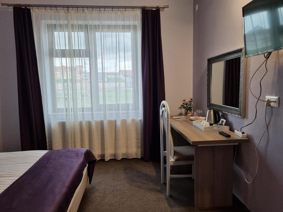 Alba Forum Alba Iulia Room photo